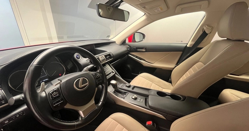 Lexus IS cena 109900 przebieg: 82170, rok produkcji 2016 z Zalewo małe 172